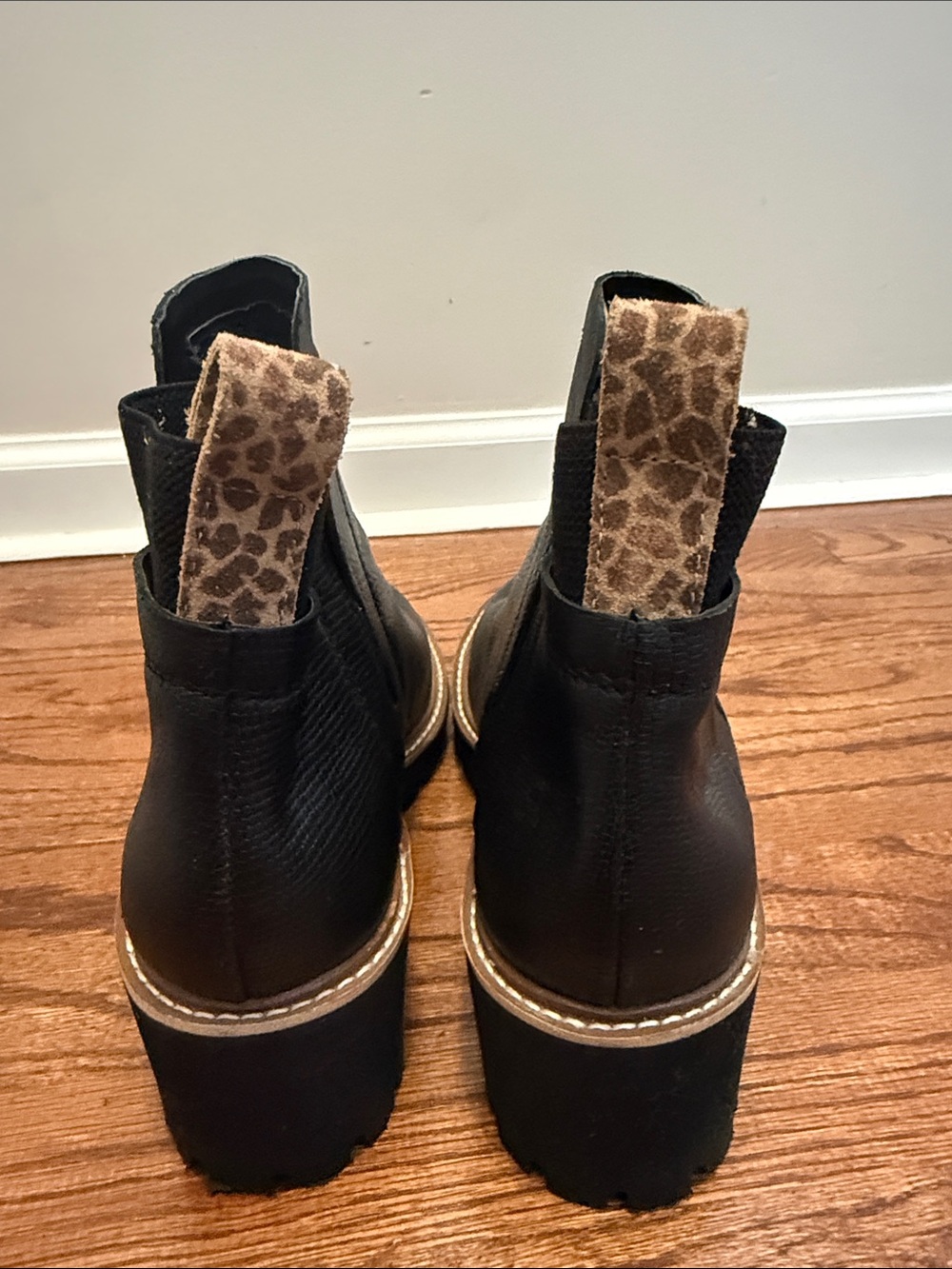 Dolce Vita Black Leather Chelsea Lug Boot Huey H2O - Picture 8 of 10